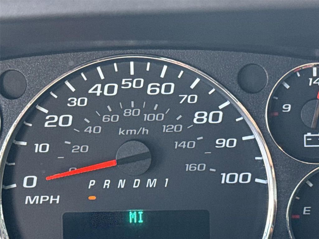 Used 2024 Chevrolet Express 2500 w/ Driver Convenience Package image 11