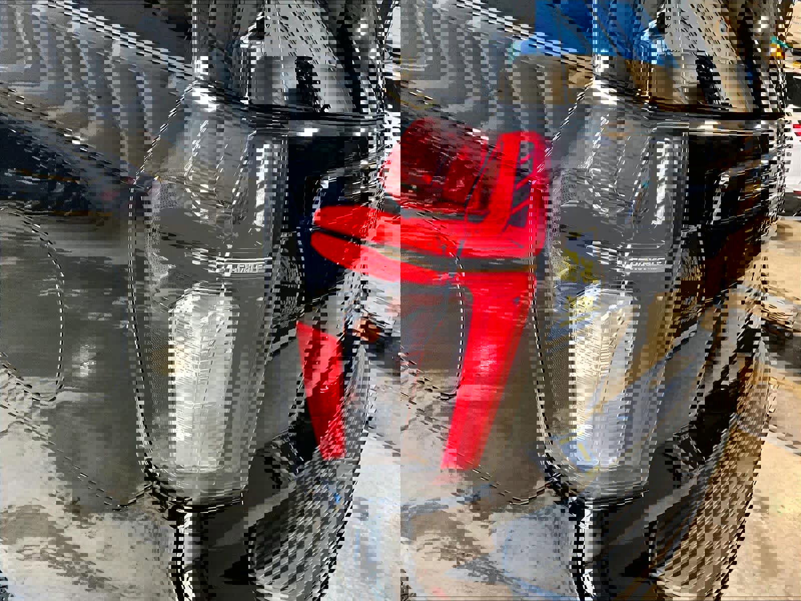 Used 2024 Chevrolet Suburban RST w/ Luxury Package image 35