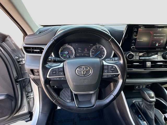 Used 2022 Toyota Highlander XLE image 11