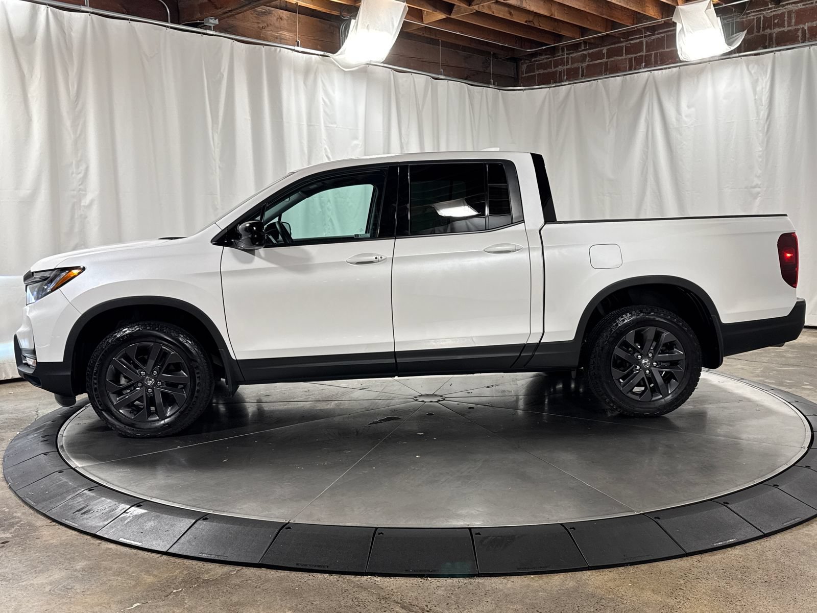 Used 2024 Honda Ridgeline Sport image 8