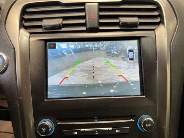 Used 2017 Ford Fusion SE w/ Fusion SE Technology Package FWD image 21