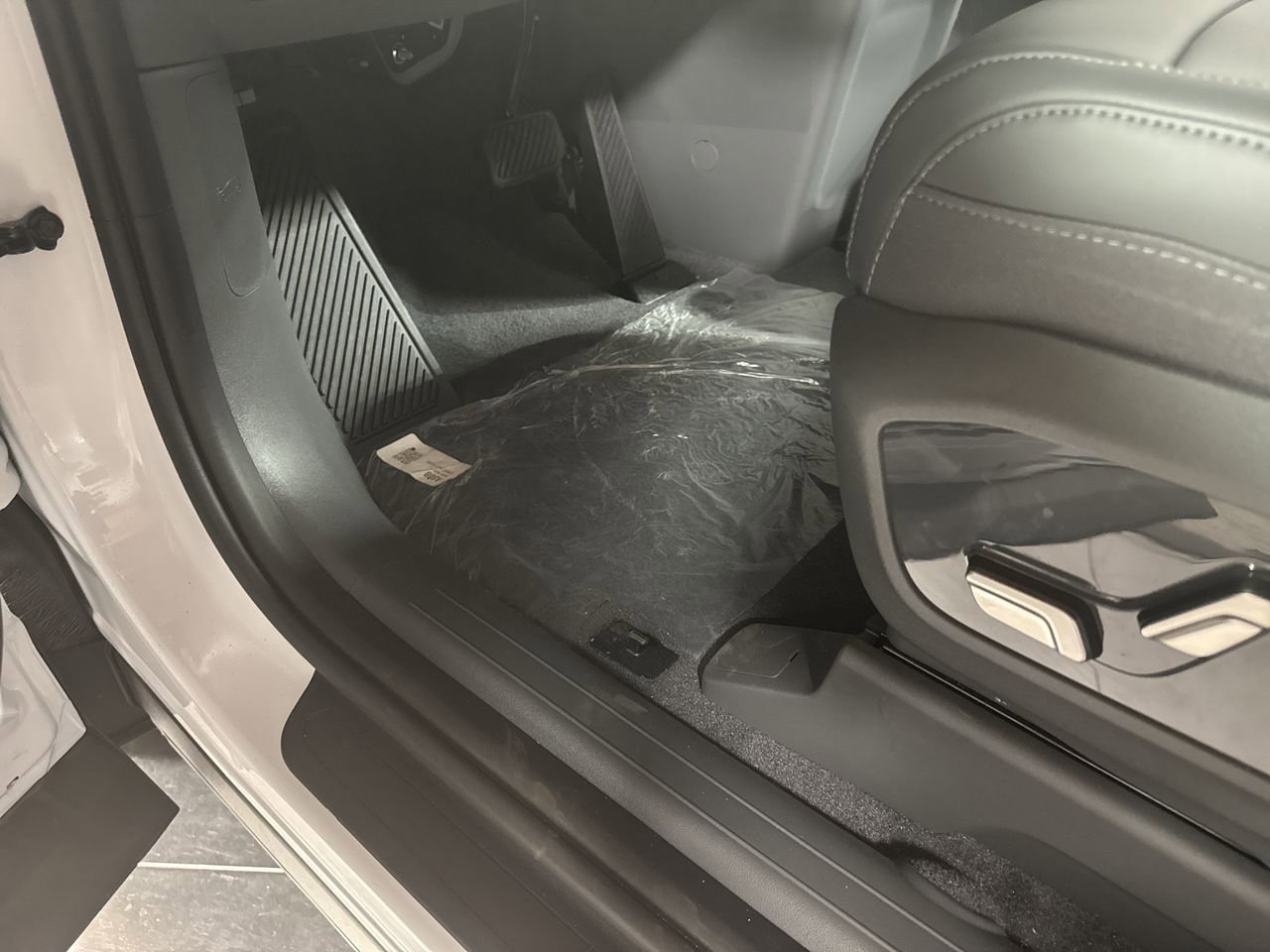 New 2026 Kia EV9 Wind image 15