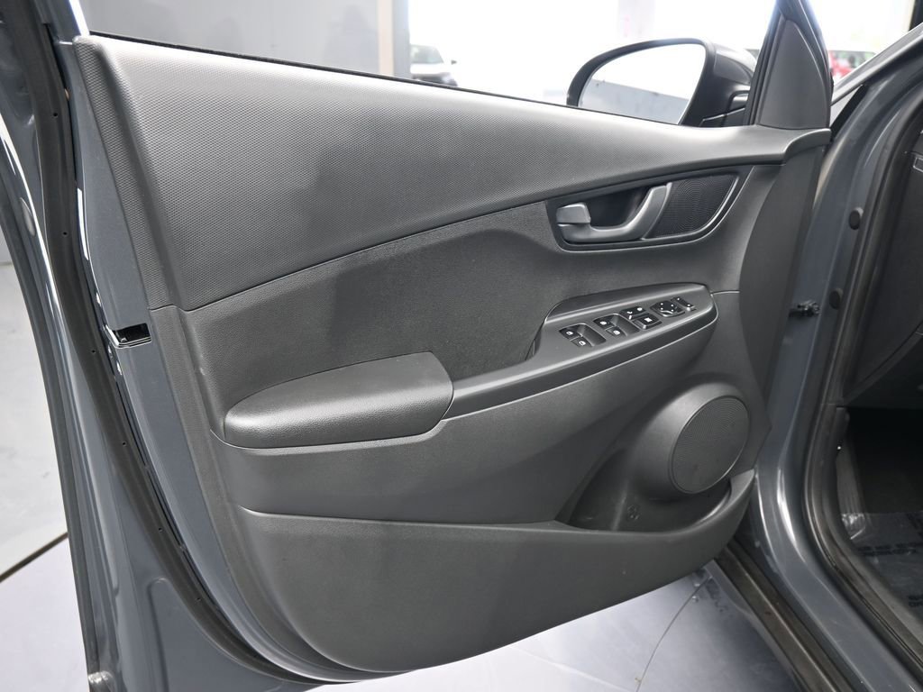 Used 2023 Hyundai Kona SEL image 16