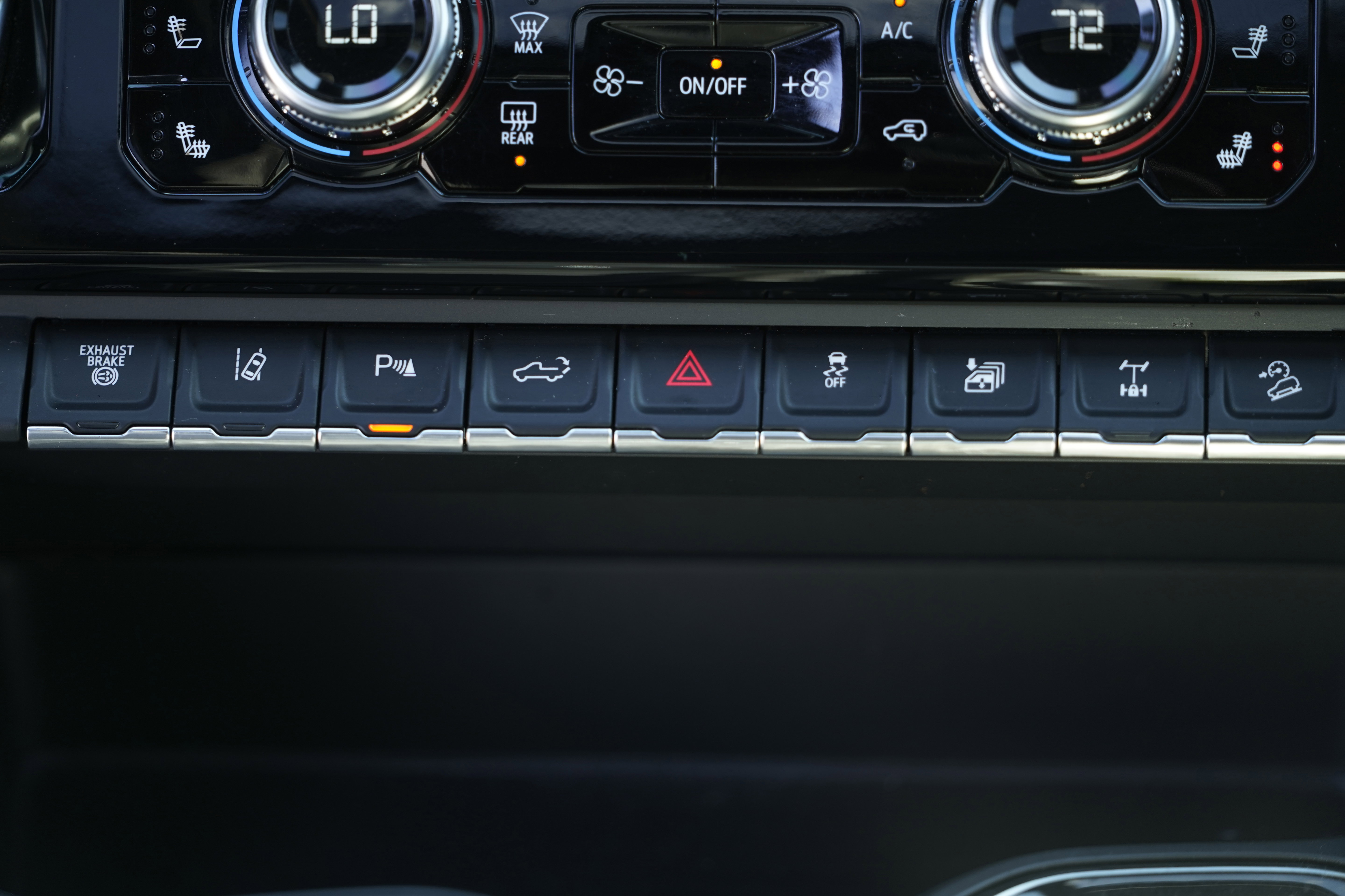 Used 2024 GMC Sierra 2500 AT4X w/ AT4X AEV Edition AWD/4WD image 30