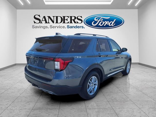 Used 2025 Ford Explorer Active w/ Active Comfort Package RWD image 2