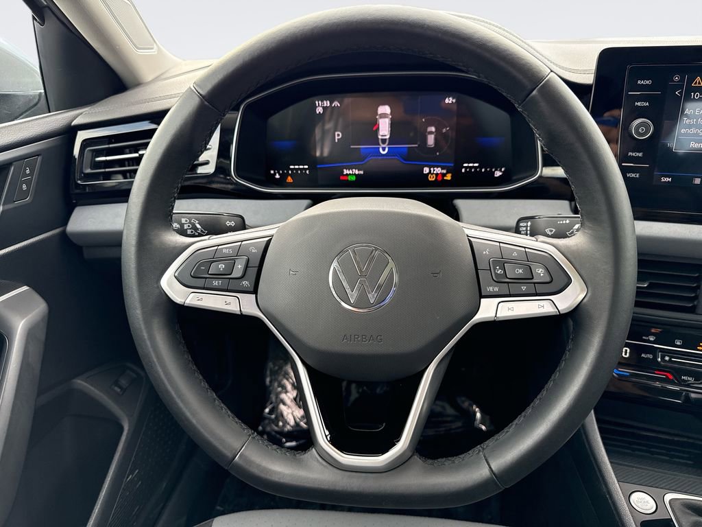 Used 2025 Volkswagen Jetta SE image 11