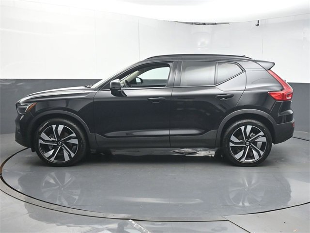 Used 2025 Volvo XC40 B5 Ultra image 5