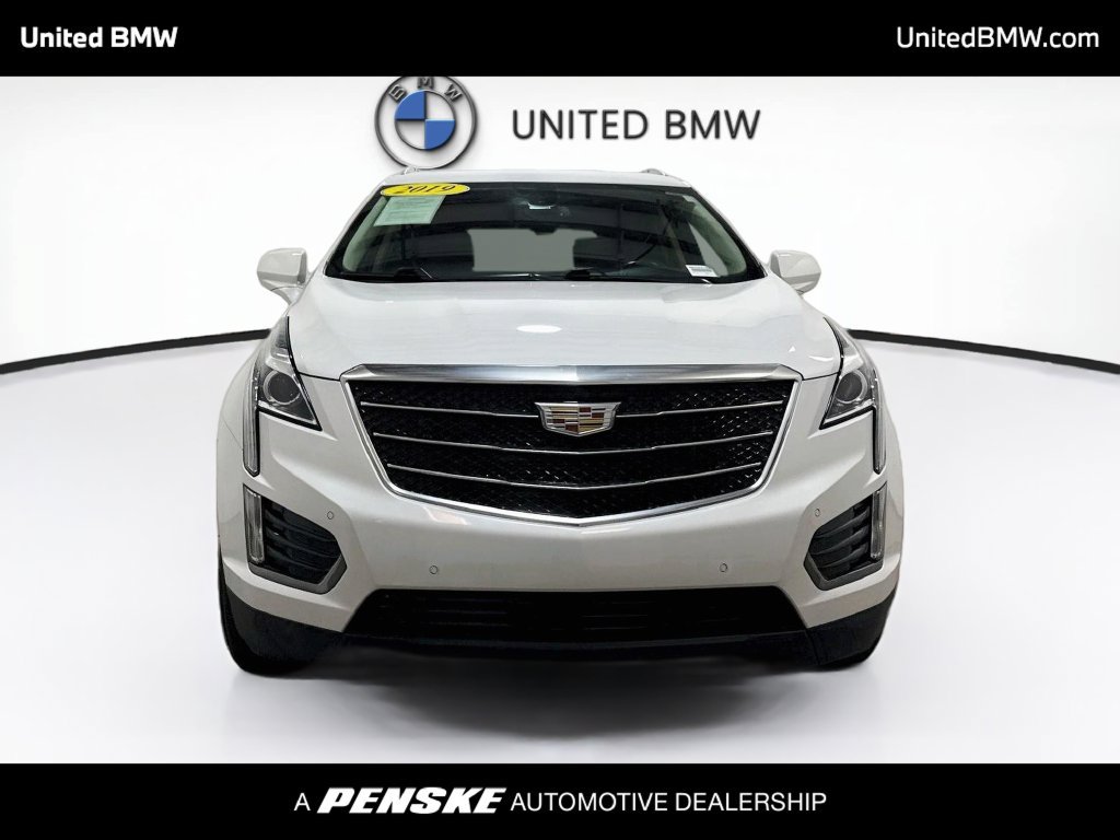 Used 2019 Cadillac XT5 Luxury w/ LPO, Black Ice Package FWD image 2