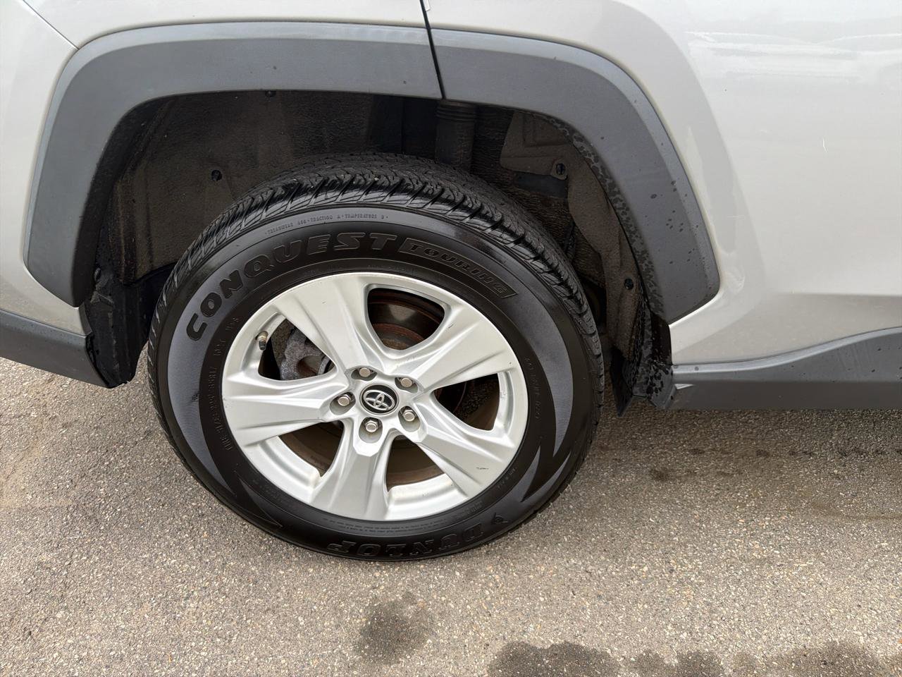 Used 2019 Toyota RAV4 XLE w/ Convenience Package AWD/4WD image 5