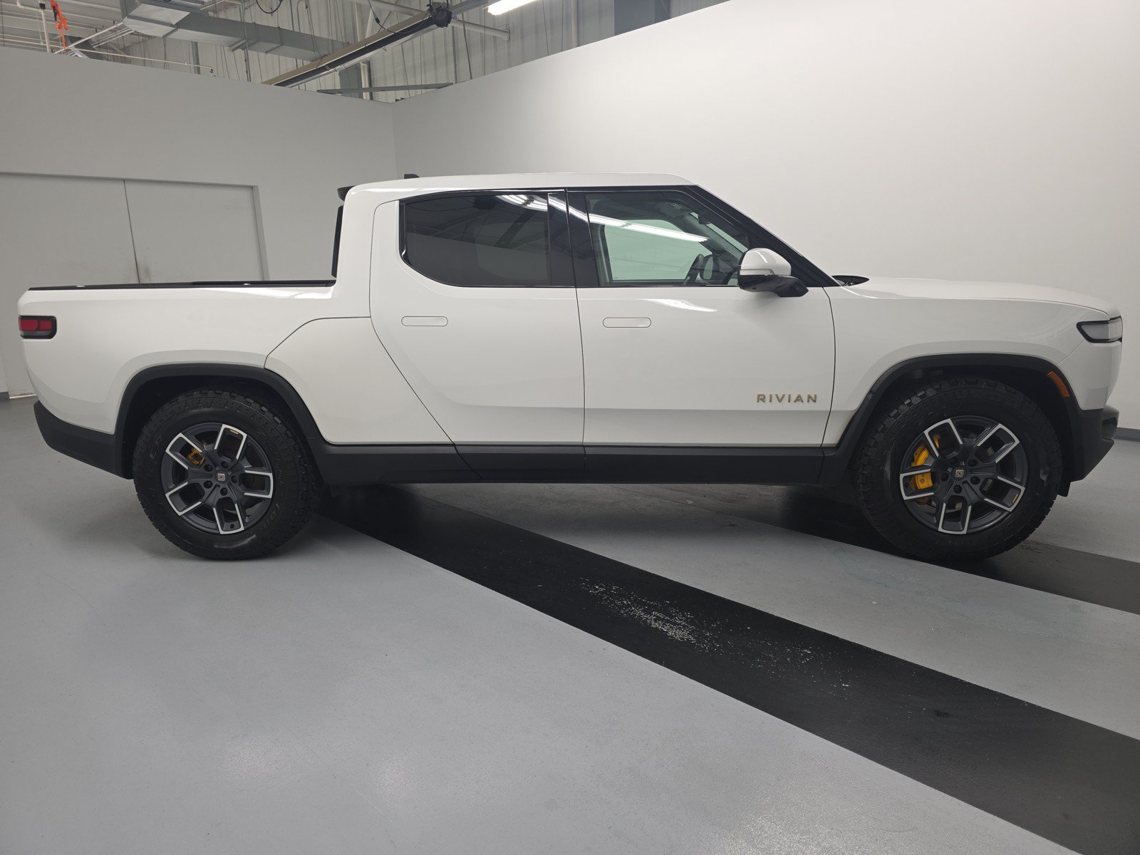 Used 2023 Rivian R1T Adventure AWD/4WD image 6
