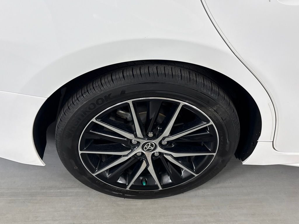 Used 2024 Toyota Camry SE w/ Convenience Package FWD image 10