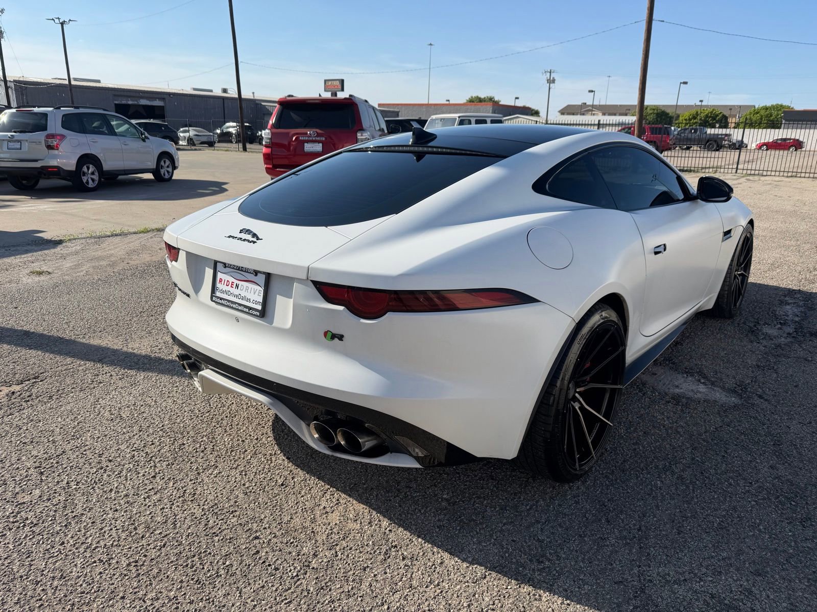 Used 2018 Jaguar F-TYPE R image 7