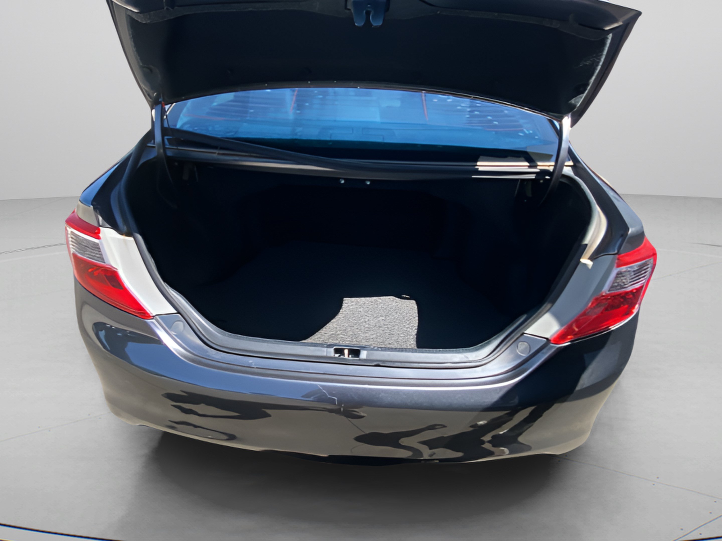 Used 2013 Toyota Camry SE FWD image 20