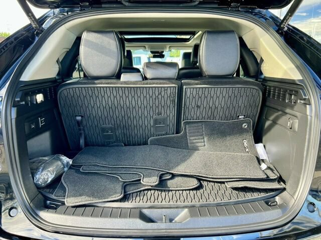 Used 2024 MAZDA CX-90 Plug-In Hybrid w/ Premium Pkg AWD/4WD image 8