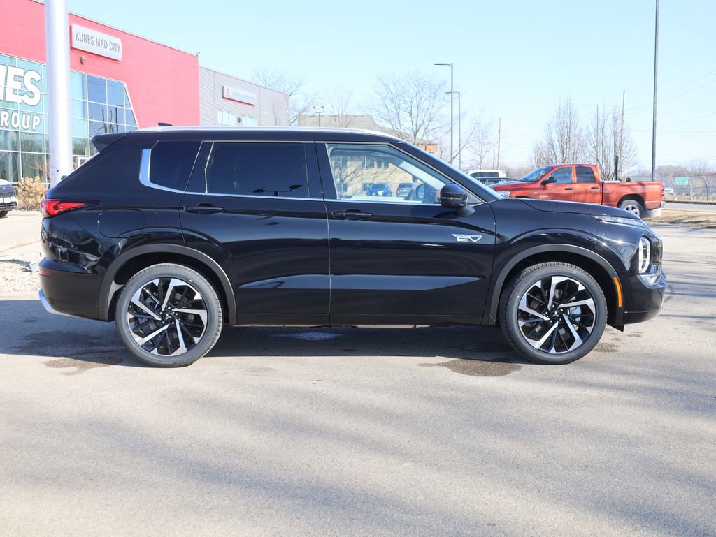 New 2025 Mitsubishi Outlander SEL image 11