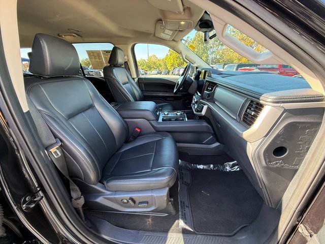 Used 2024 Ford Expedition Max XLT image 13