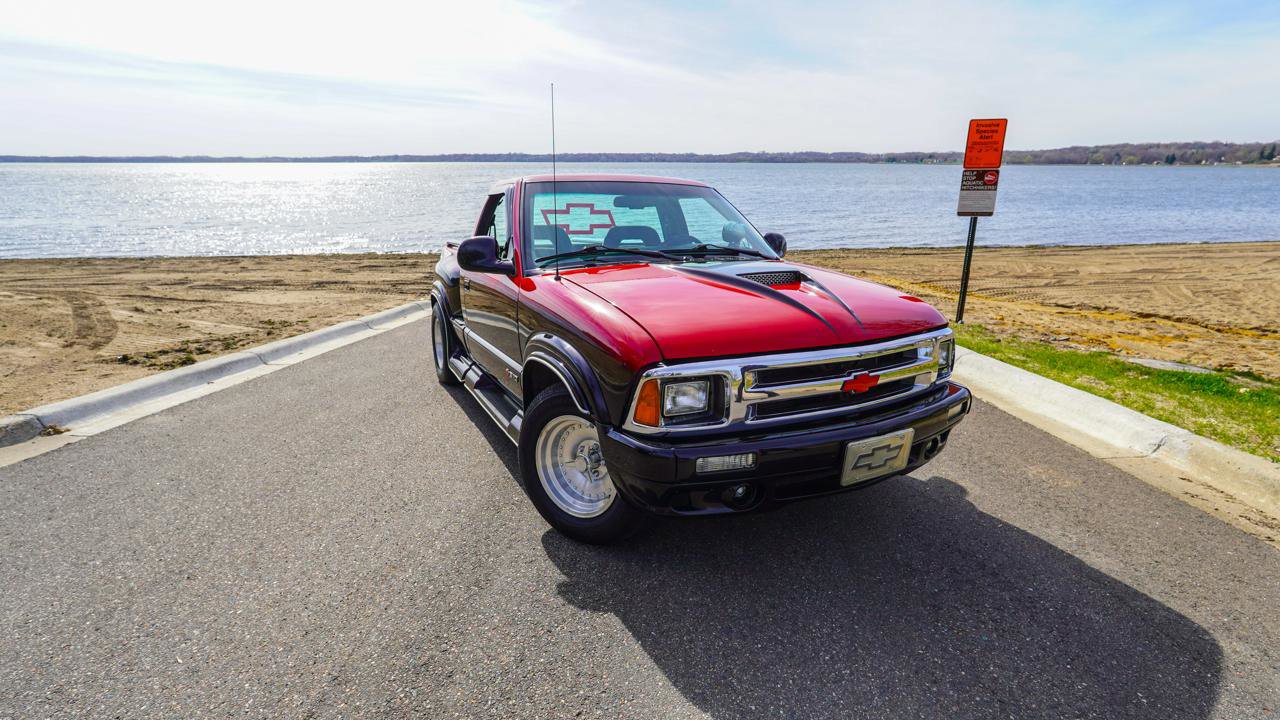 Used 1997 Chevrolet S10 Pickup LS w/ Preferred Equipment Group RWD image 11