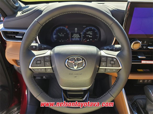 New 2026 Toyota Highlander Platinum image 13