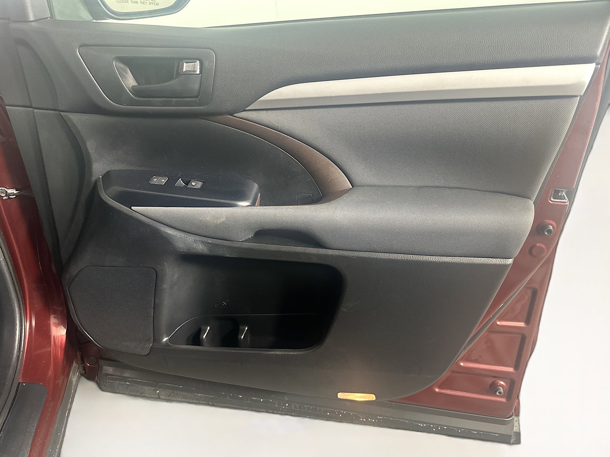 Used 2016 Toyota Highlander LE image 33