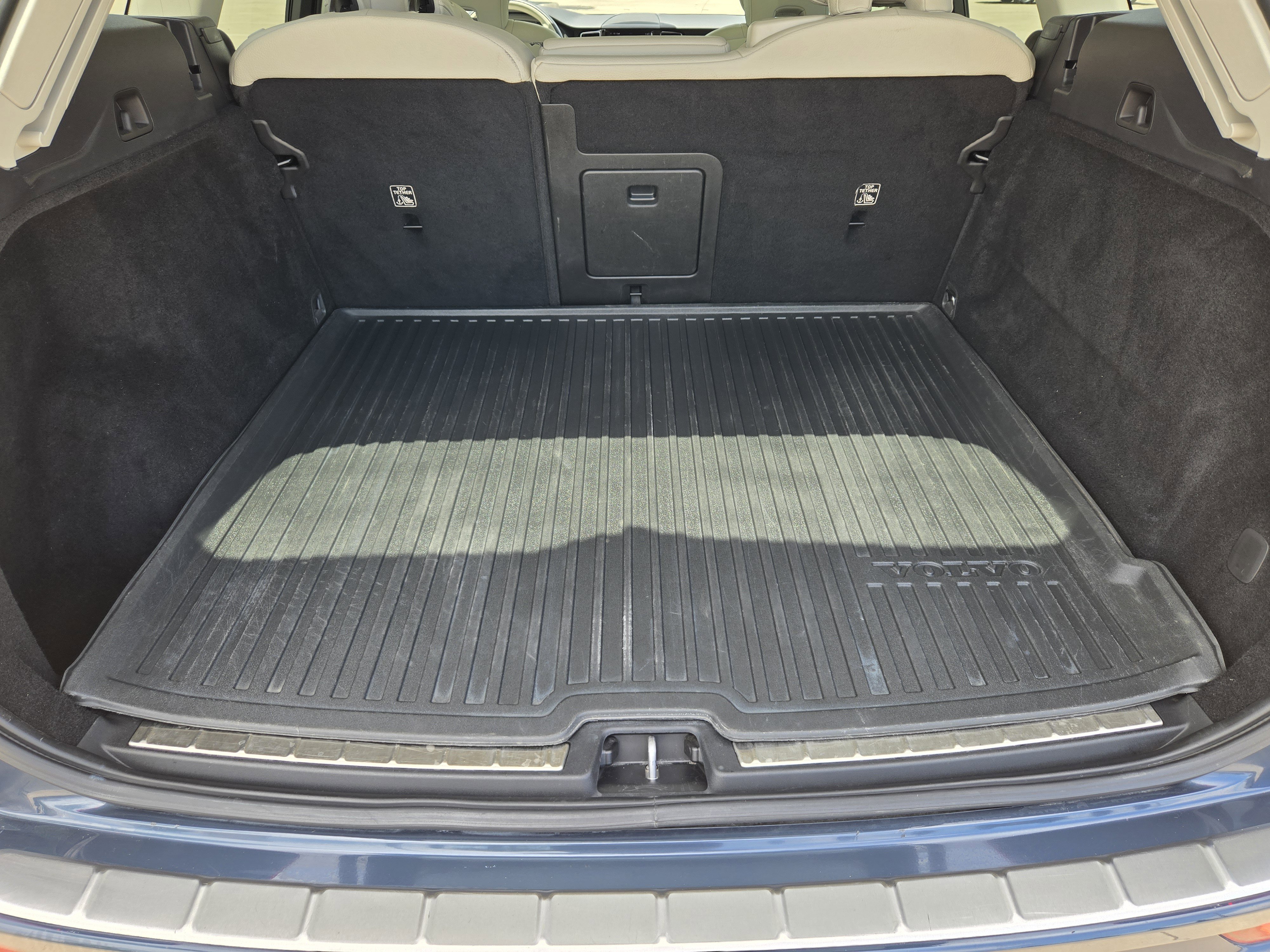 Used 2021 Volvo XC60 T5 Momentum w/ Protection Package Premier FWD image 39