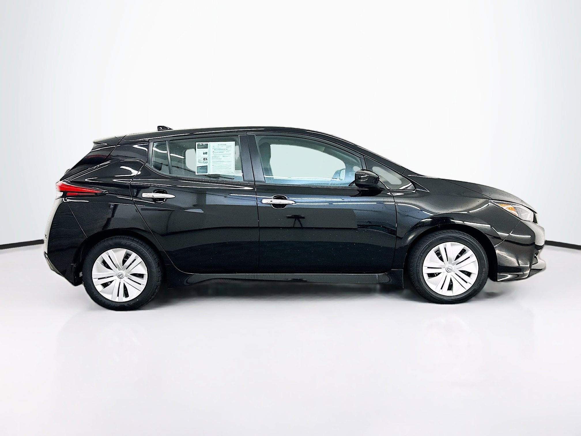 Used 2025 Nissan Leaf S FWD image 10