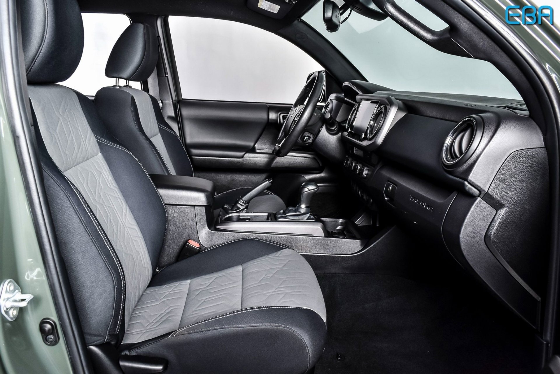 Used 2022 Toyota Tacoma TRD Off-Road image 16