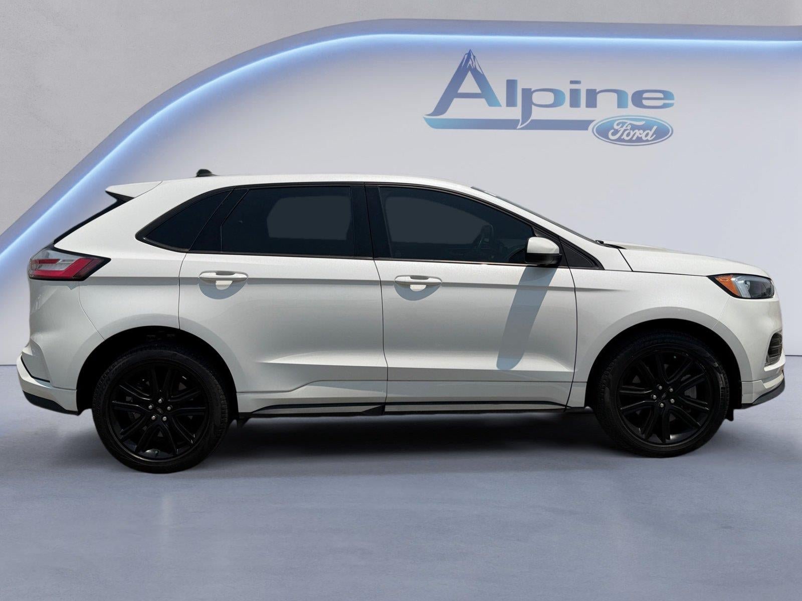 Certified 2023 Ford Edge ST-Line w/ Class II Trailer Tow Package AWD/4WD image 9