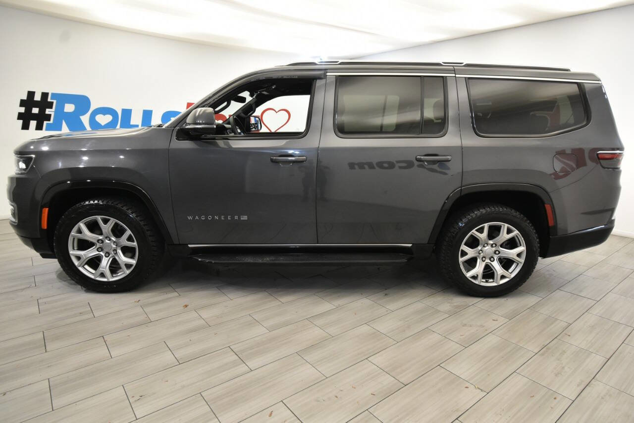Used 2022 Jeep Wagoneer Series II AWD/4WD image 2