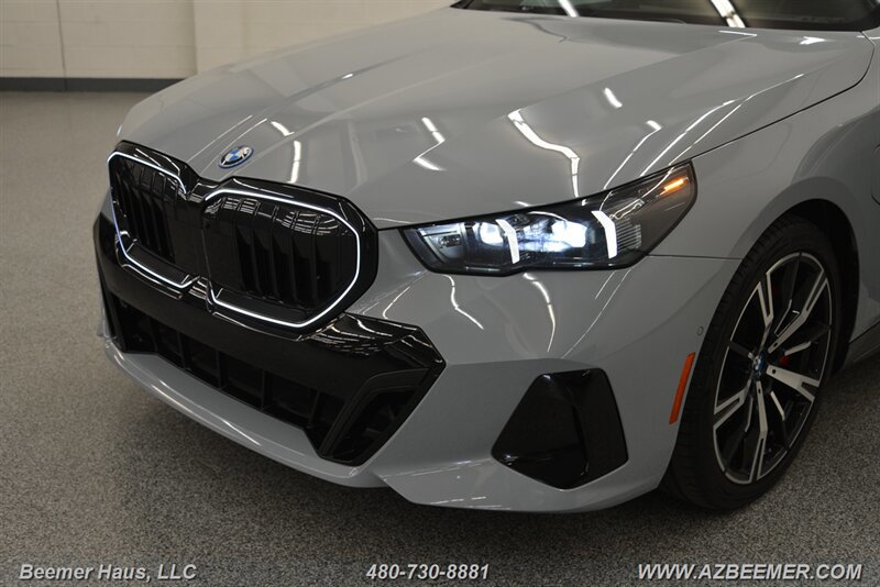 Used 2025 BMW 550e xDrive w/ Premium Package AWD/4WD image 47