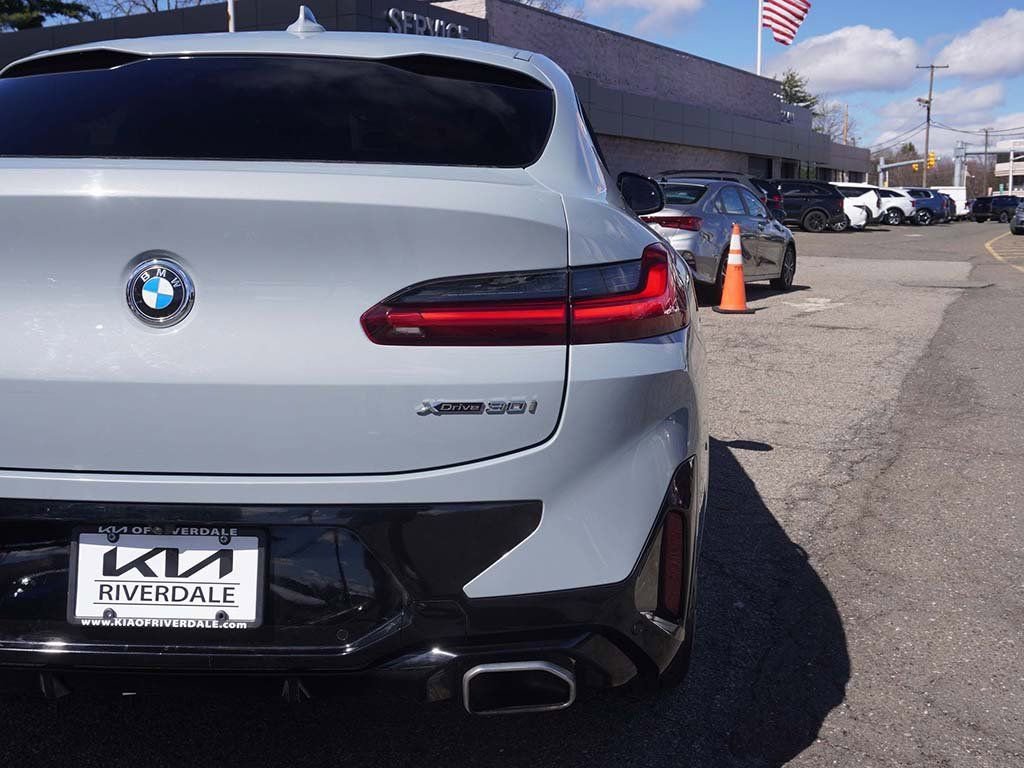 Used 2022 BMW X4 xDrive30i w/ M Sport Package image 16
