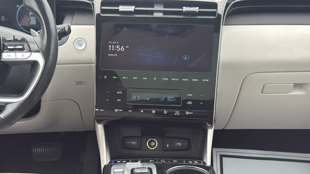 Used 2024 Hyundai Tucson Limited FWD image 18