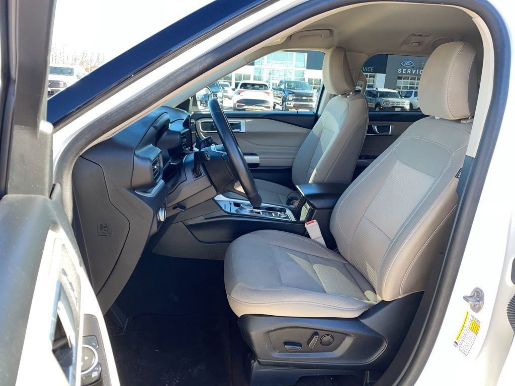 Used 2023 Ford Explorer XLT image 8