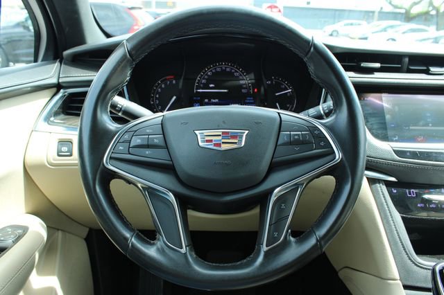 Used 2019 Cadillac XT5 AWD image 23