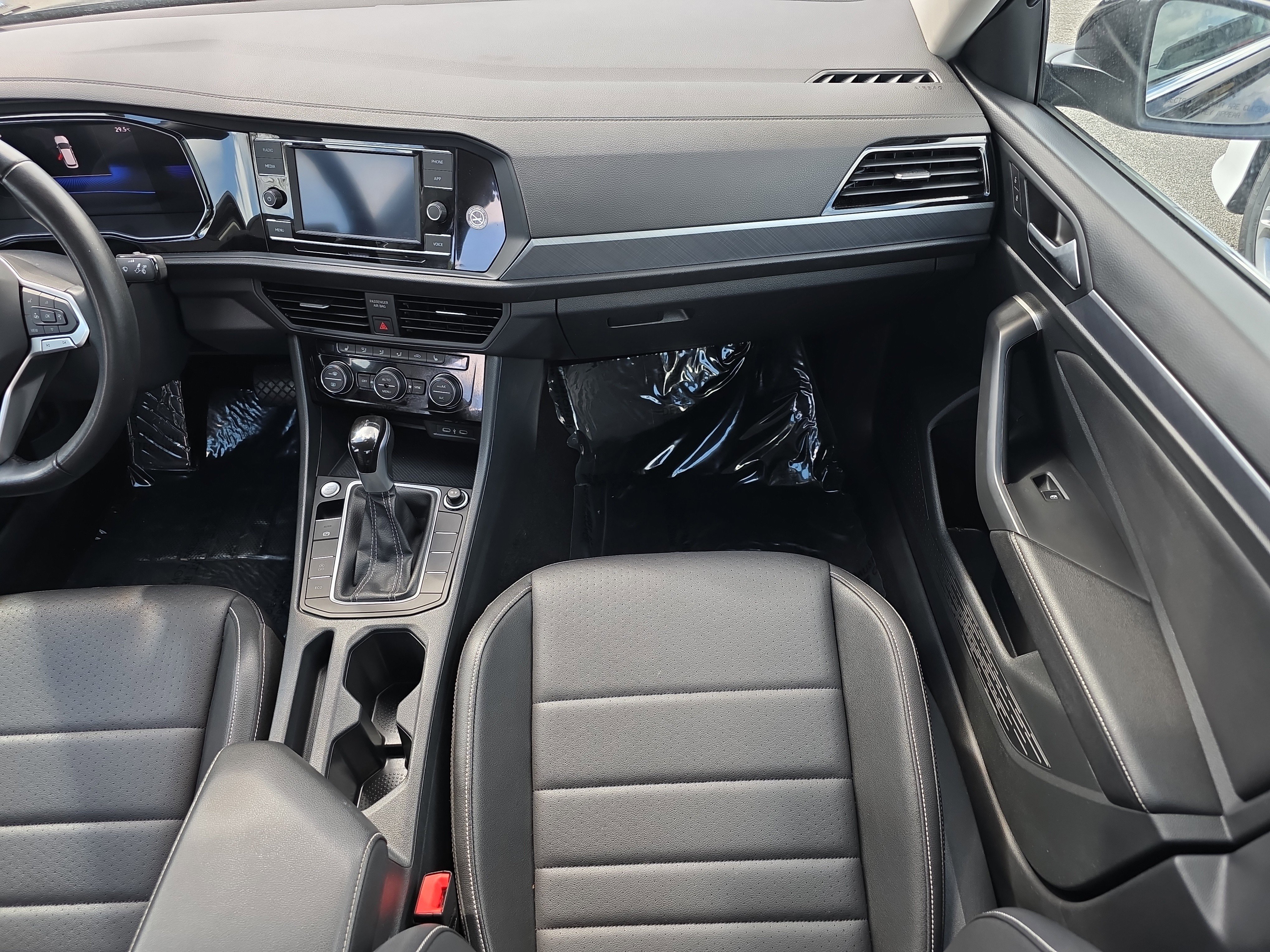 Used 2024 Volkswagen Jetta SE image 20