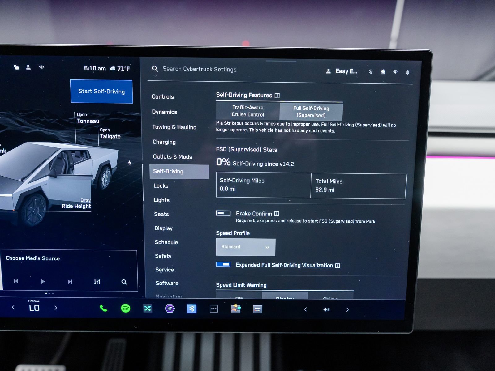 Used 2024 Tesla Cybertruck AWD Crew Cab image 37