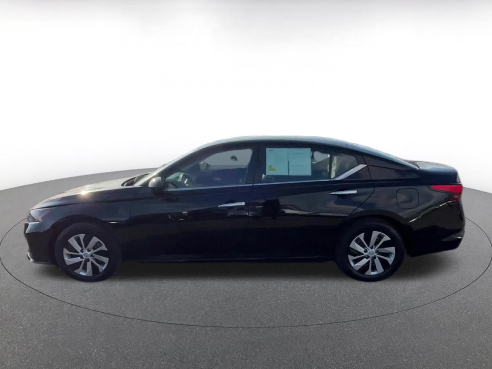 Used 2023 Nissan Altima 2.5 S FWD image 7