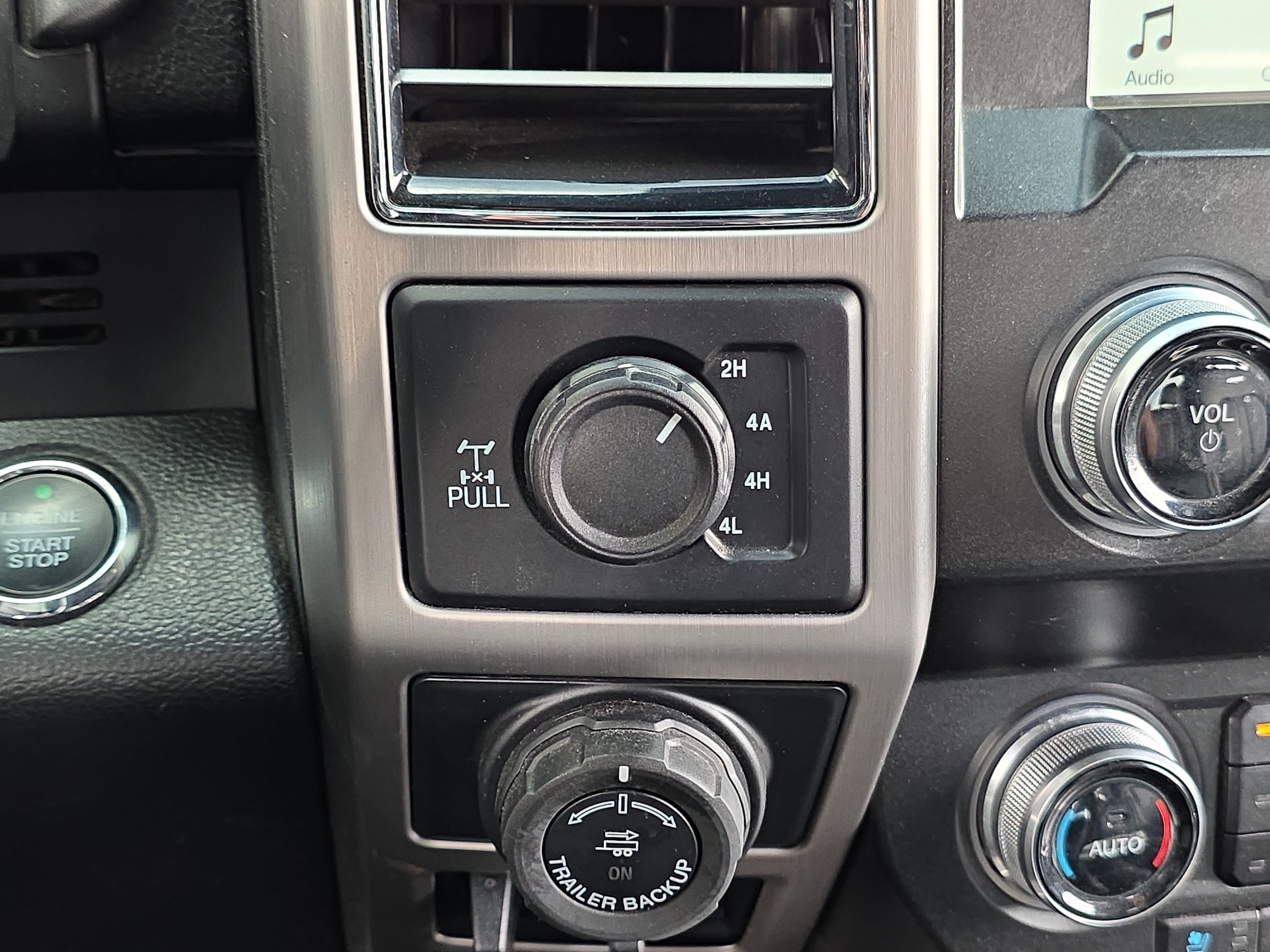 Used 2019 Ford F150 Platinum w/ Equipment Group 701A Luxury AWD/4WD image 24