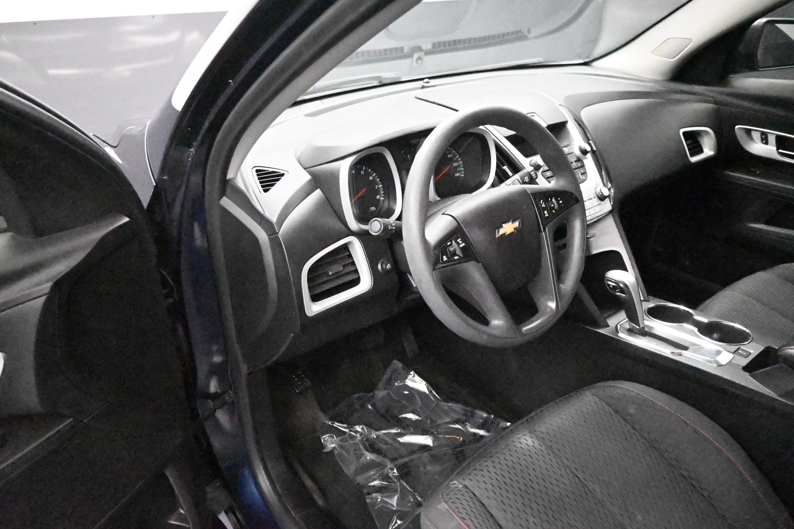 Used 2015 Chevrolet Equinox LS FWD image 12