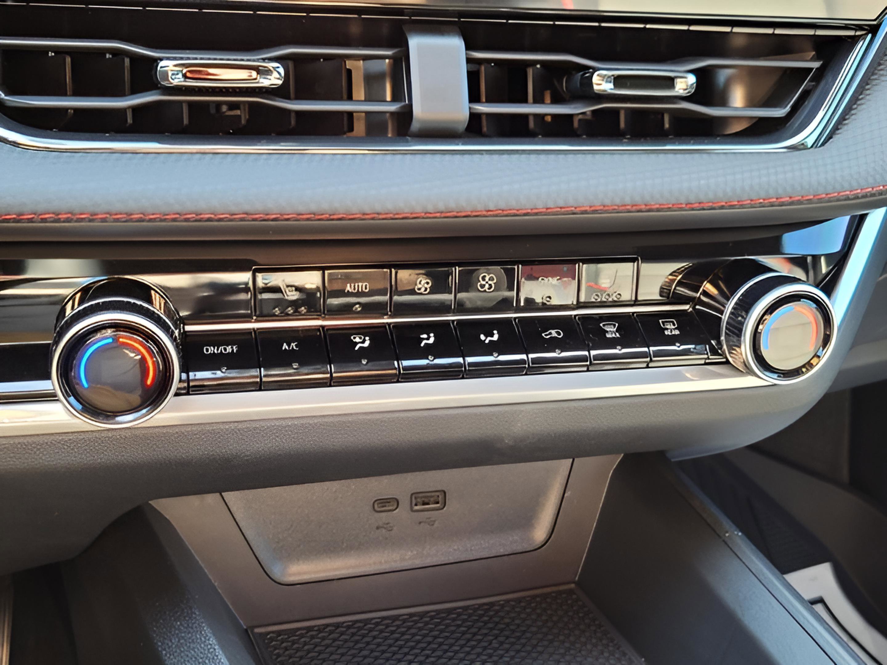 Used 2026 Chevrolet Equinox RS w/ LPO, Floor Liner Package image 25