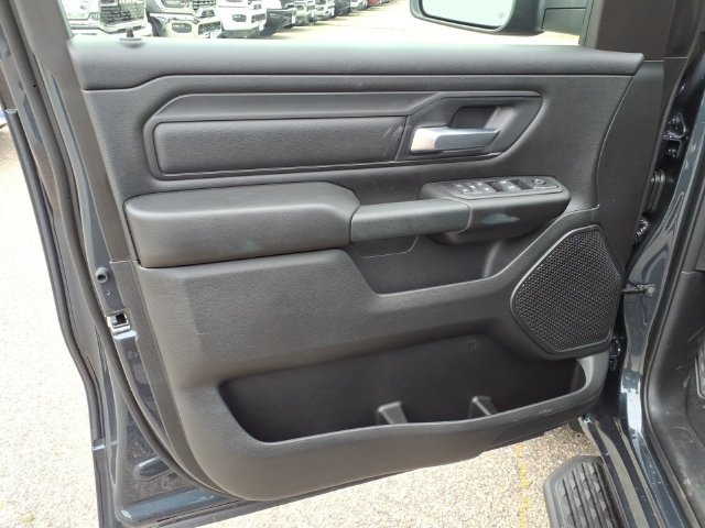 New 2026 RAM 1500 Express AWD/4WD image 15