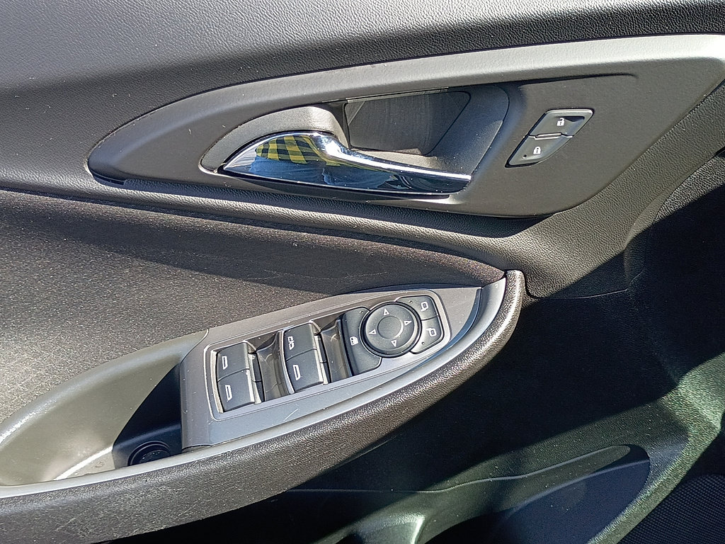 Used 2025 Chevrolet Malibu LT FWD image 16