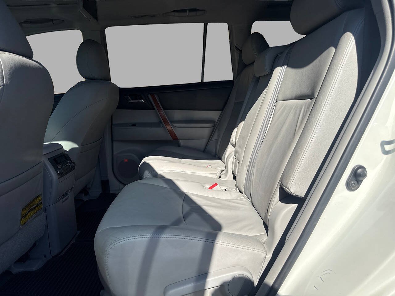 Used 2009 Toyota Highlander Limited AWD/4WD image 19