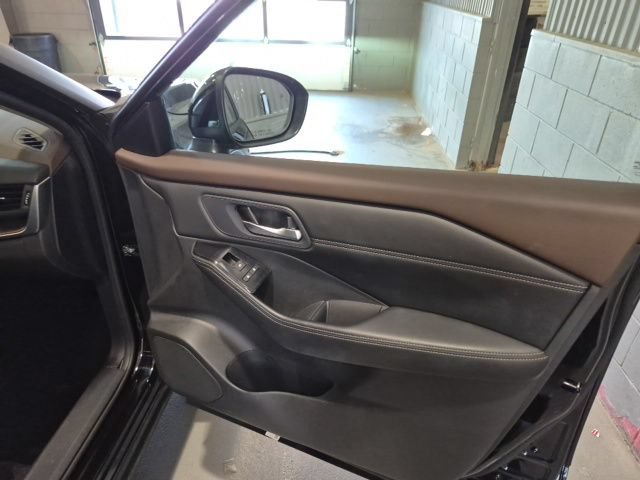 Certified 2023 Nissan Rogue SV w/ SV Premium B Package AWD/4WD image 28