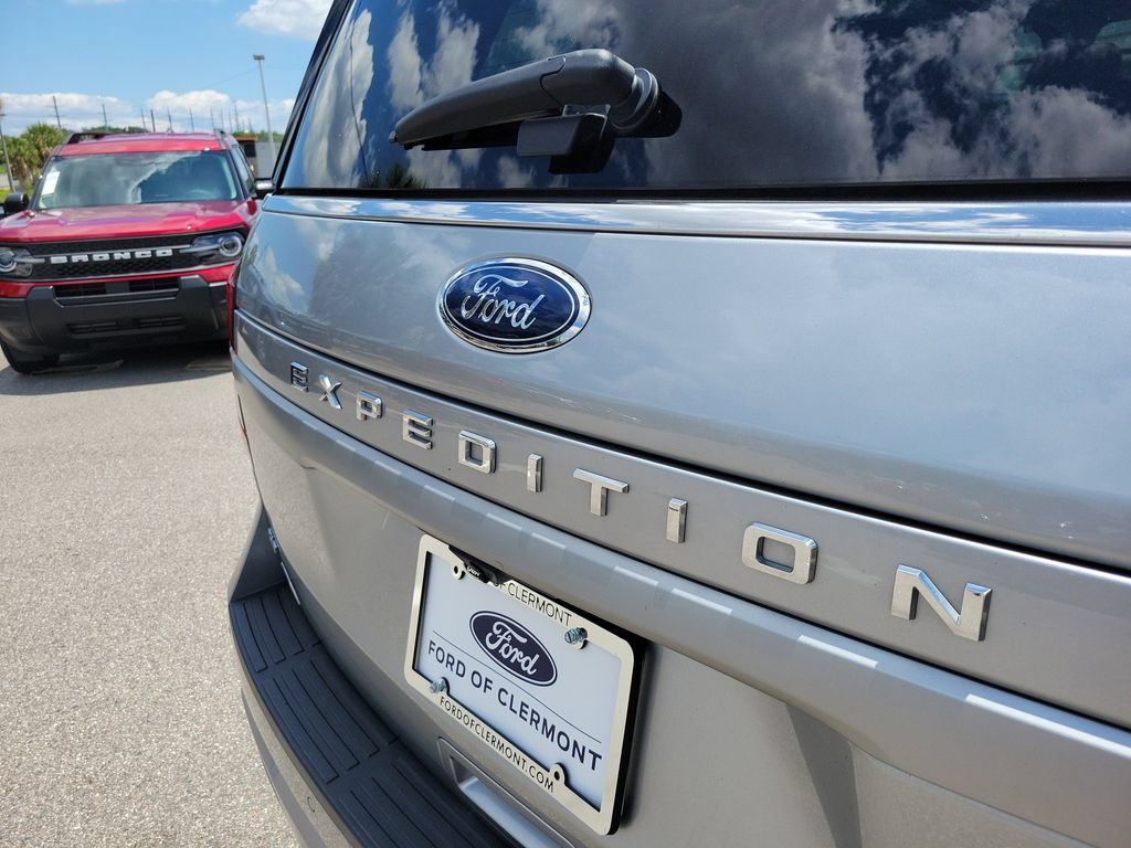 Used 2024 Ford Expedition XLT AWD/4WD image 7
