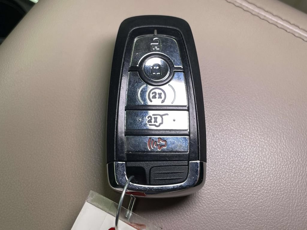 Used 2021 Lincoln Corsair AWD image 34