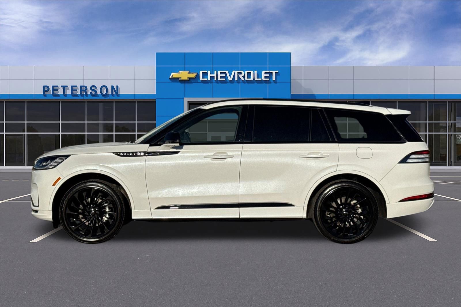 Used 2025 Lincoln Aviator Reserve w/ Luxury Package AWD/4WD image 7