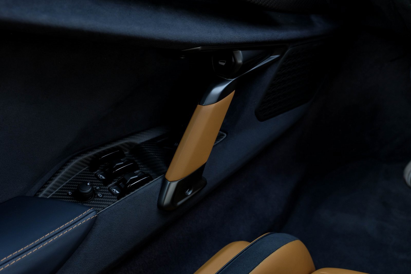 Used 2025 Lamborghini Revuelto image 46