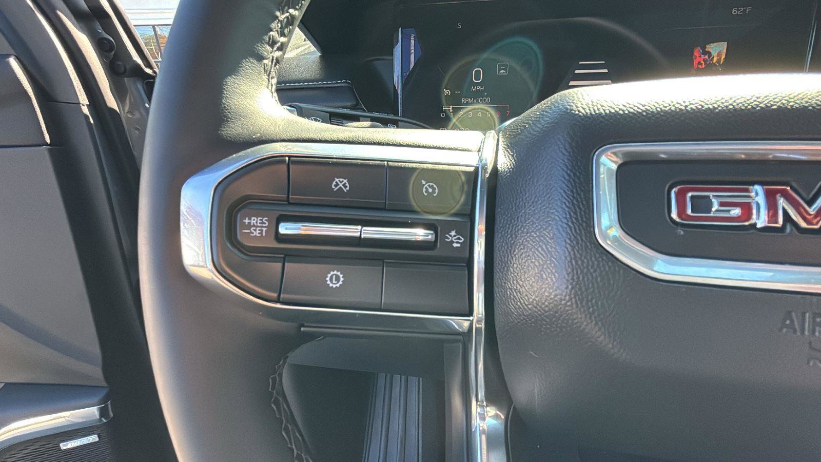 New 2025 GMC Acadia Elevation w/ Elevation Premium Package image 18