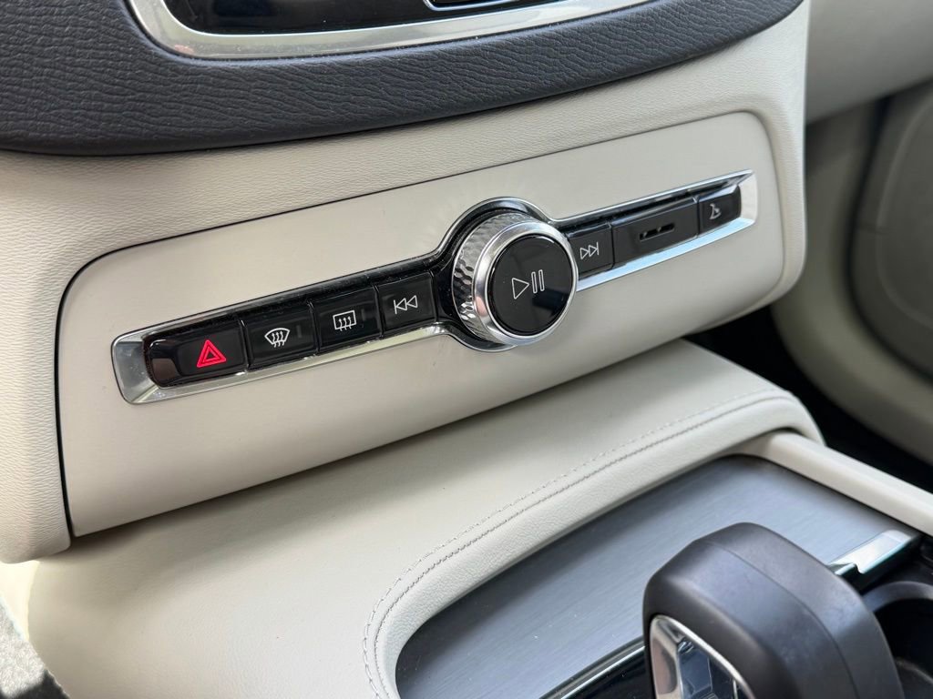 Used 2023 Volvo XC90 B5 Core image 21