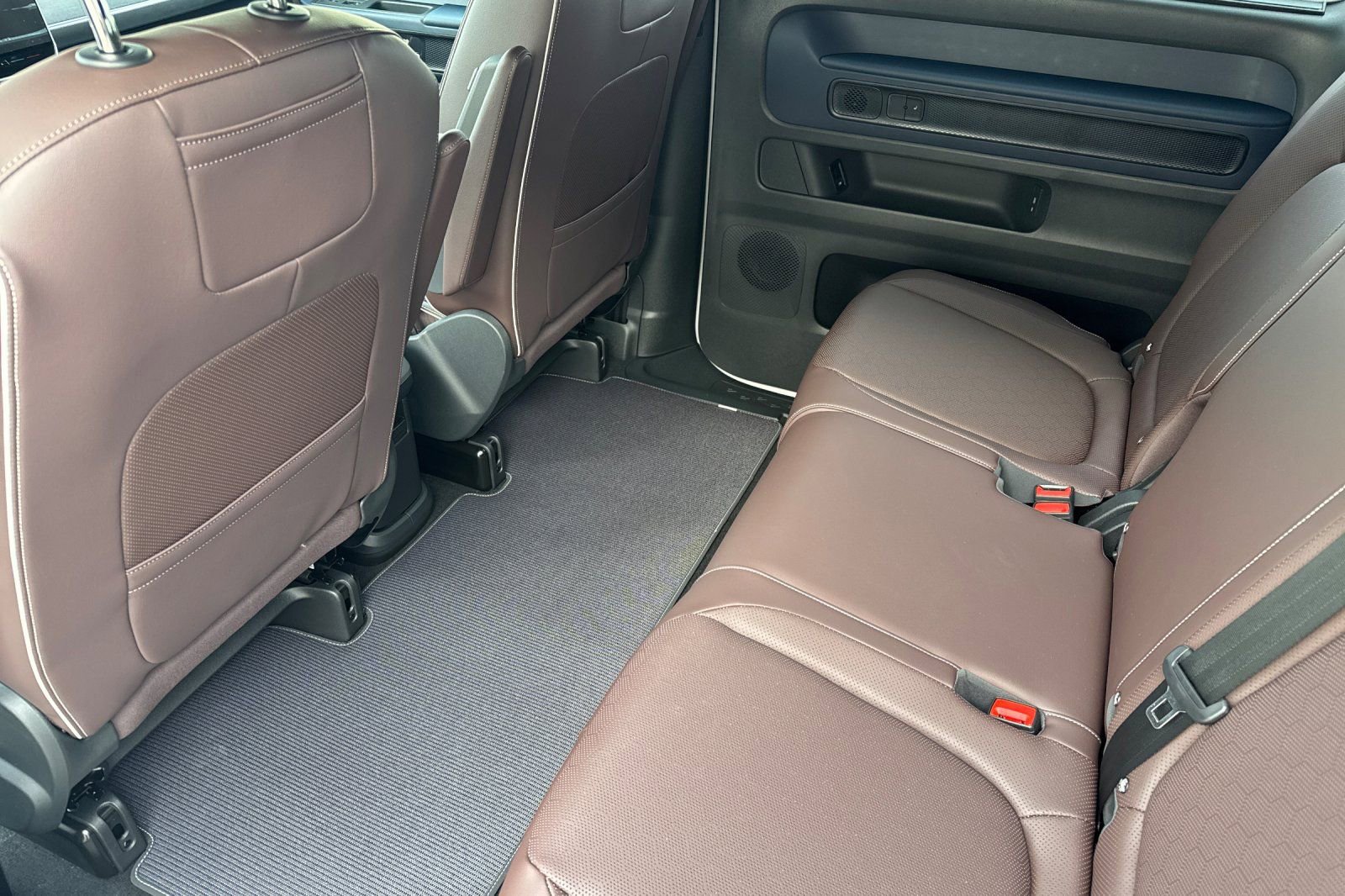 New 2025 Volkswagen ID. Buzz Pro S RWD image 12